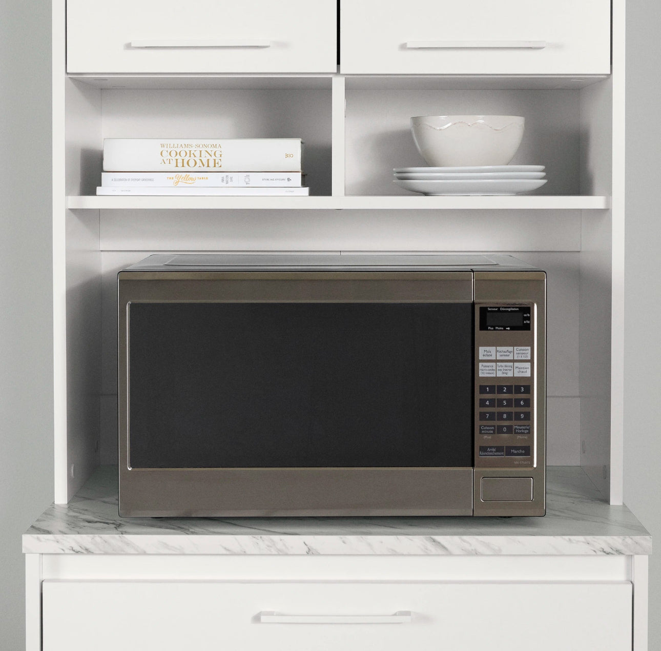 Mueble de almacenamiento con espacio para microondas